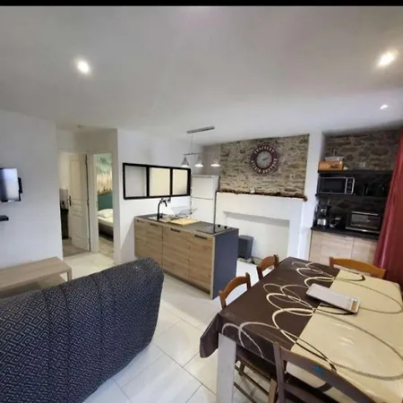 Rdc Maison Ed Den * Tauves